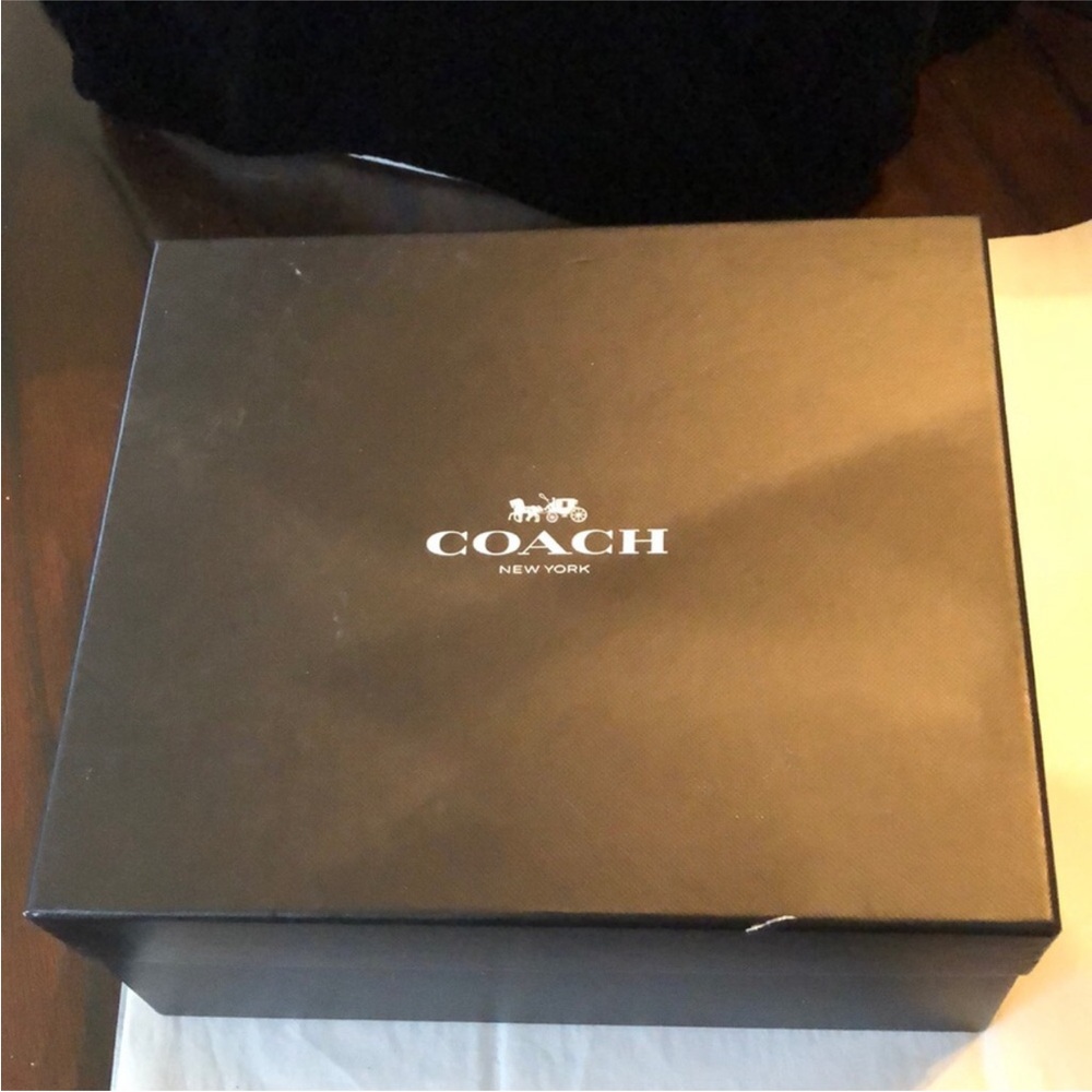 Coach Marla patent leather brown tapered heel back gold tone lock strap + box - Picture 13 of 13